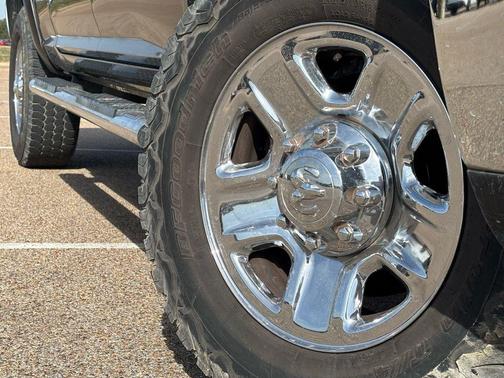 2017 RAM 2500 Tradesman Crew Cab 4x4 6'4' Box