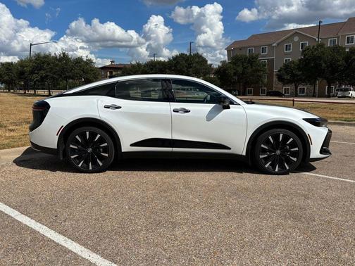 2025 Toyota Crown Platinum