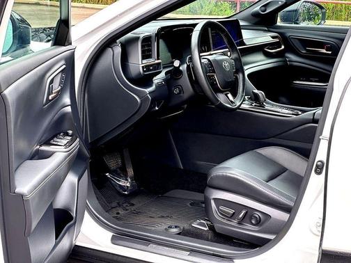 2025 Toyota Crown Platinum