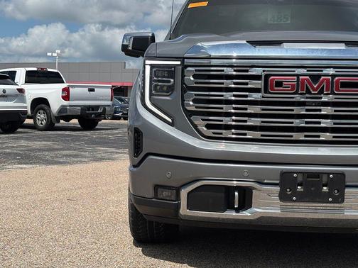 Sterling Metallic 2023 GMC Sierra 1500 Denali
