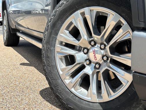 Sterling Metallic 2023 GMC Sierra 1500 Denali