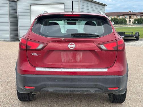 Palatial Ruby 2017 Nissan Rogue Sport SL