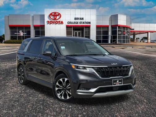 2024 Kia Carnival EX