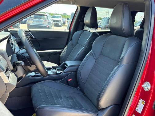 Red Diamond 2025 Mitsubishi Outlander SE 2.5 2WD