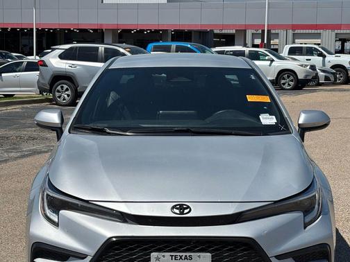 Classic Silver Metallic 2024 Toyota Corolla SE