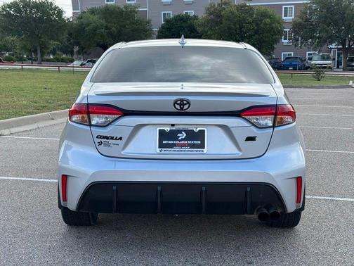 Classic Silver Metallic 2024 Toyota Corolla SE