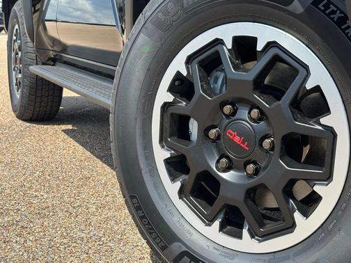 2025 Toyota 4Runner TRD Off Road