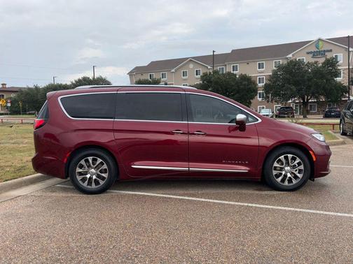 2022 Chrysler Pacifica L