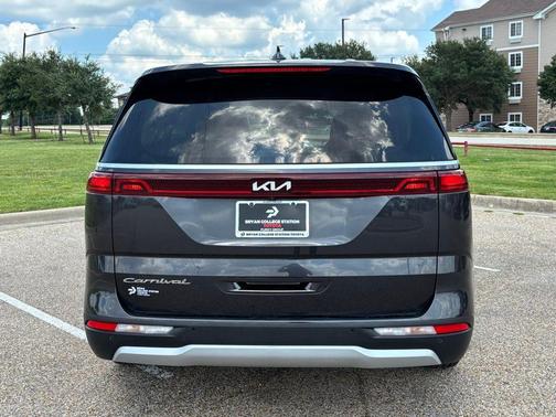 2022 Kia Carnival LXS