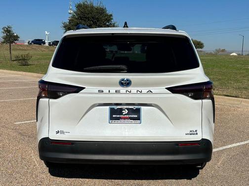 2024 Toyota Sienna XLE