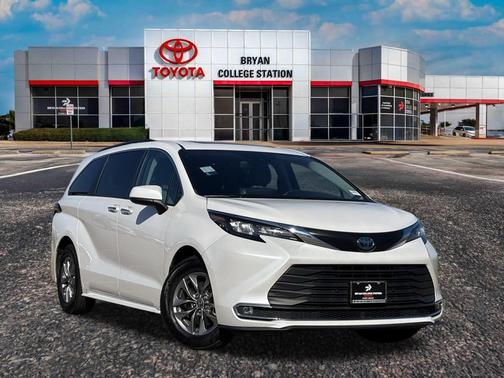 2024 Toyota Sienna XLE