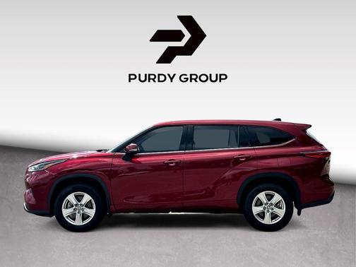 Pearl 2022 Toyota Highlander LE
