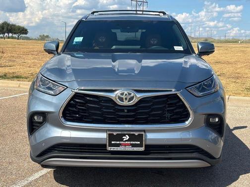 2024 Toyota Highlander Platinum