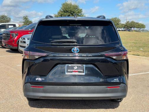 2024 Toyota Sienna XLE