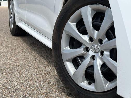 Ice Cap 2023 Toyota Corolla LE