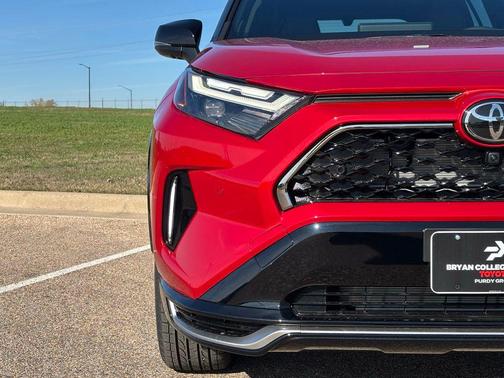 2025 Toyota RAV4 Hybrid SE