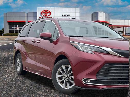 2023 Toyota Sienna XLE