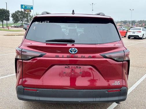 2023 Toyota Sienna XLE