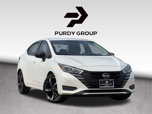 Aspen White Tricoat 2023 Nissan Versa 1.6 S