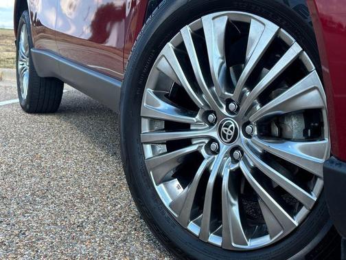 2021 Toyota Venza XLE