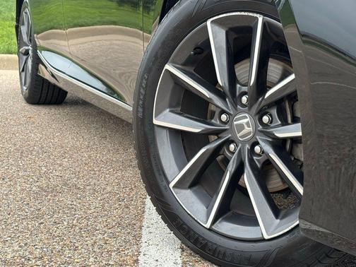 Crystal Black Pearl 2021 Honda Accord EX-L 1.5T