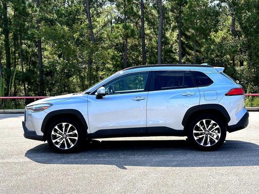 2024 Toyota Corolla Cross XLE