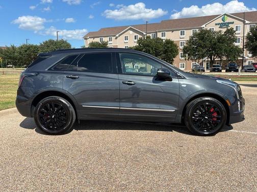 2022 Cadillac XT5 Sport