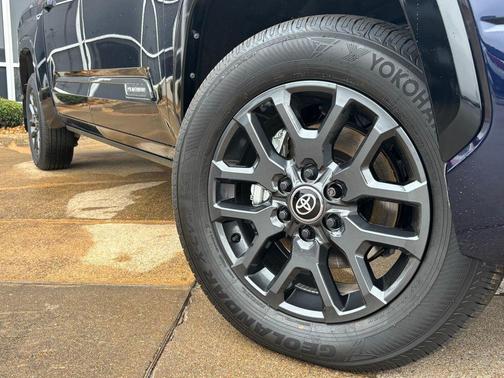 2025 Toyota Tundra Hybrid Platinum