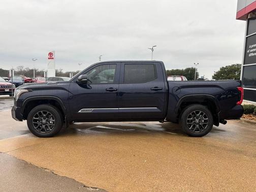 2025 Toyota Tundra Hybrid Platinum
