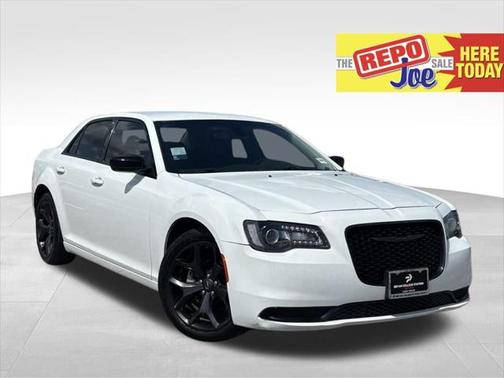 2022 Chrysler 300 Touring