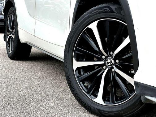 Blizzard Pearl 2021 Toyota Highlander XSE
