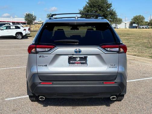 2021 Toyota RAV4 Hybrid XLE Premium