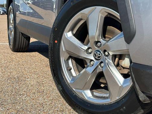 2021 Toyota RAV4 Hybrid XLE Premium