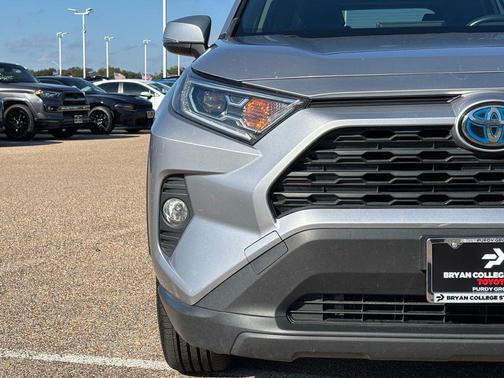 2021 Toyota RAV4 Hybrid XLE Premium