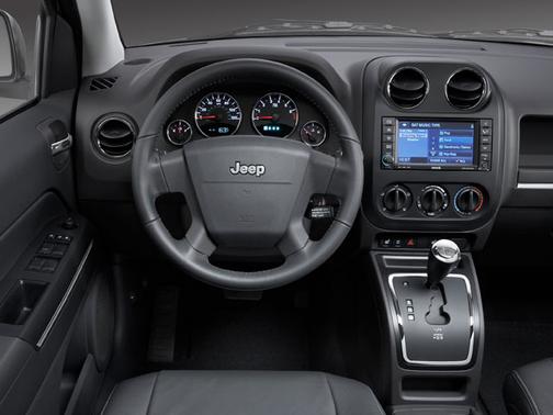 Bright Silver Metallic Clearcoat 2010 Jeep Compass Sport