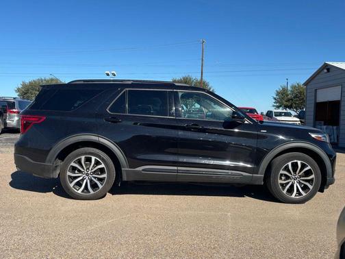 2022 Ford Explorer ST-Line
