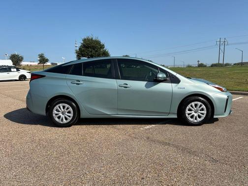 2020 Toyota Prius L