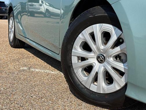 2020 Toyota Prius L