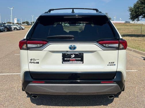 2021 Toyota RAV4 Hybrid SE