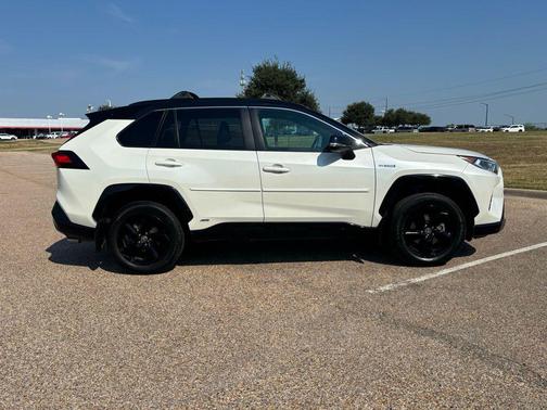 2021 Toyota RAV4 Hybrid SE