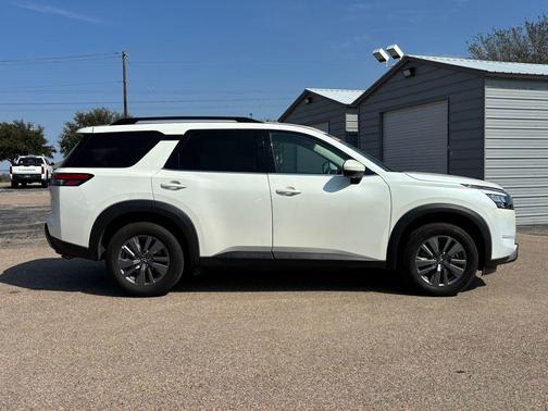 2024 Nissan Pathfinder SV FWD