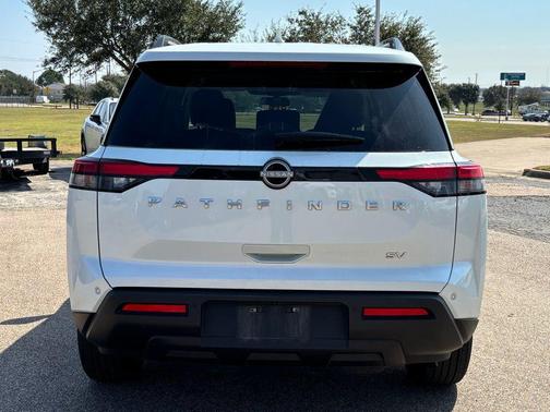 2024 Nissan Pathfinder SV FWD