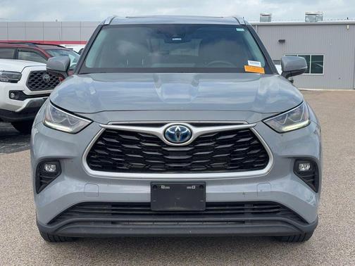 Cement 2023 Toyota Highlander Hybrid XLE