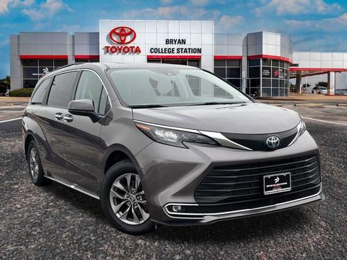 2024 Toyota Sienna XLE