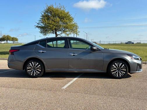 Gun Metallic 2024 Nissan Altima 2.5 SV