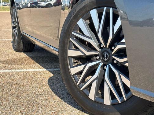 Gun Metallic 2024 Nissan Altima 2.5 SV