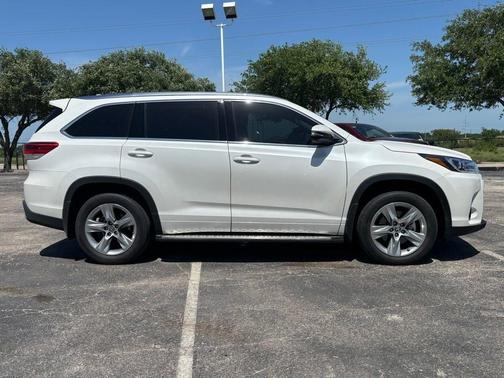 2019 Toyota Highlander Limited Platinum
