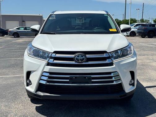 2019 Toyota Highlander Limited Platinum