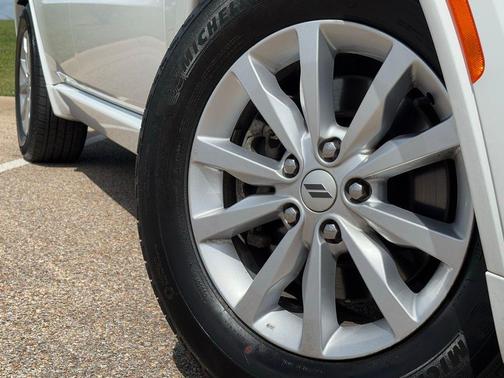 White Knuckle Clearcoat 2025 Dodge Durango GT RWD