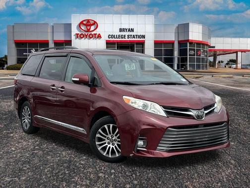 2018 Toyota Sienna XLE